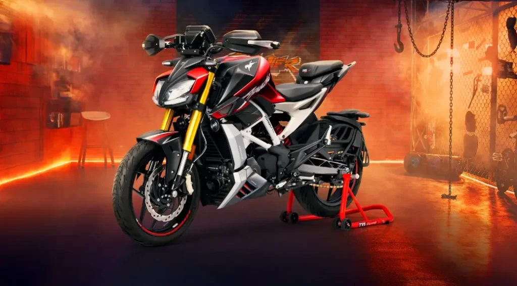 TVS Apache RTR 310 का अग्रेसिव फ्रंट लुक – प्रीमियम स्ट्रीटफाइटर डिजाइन 