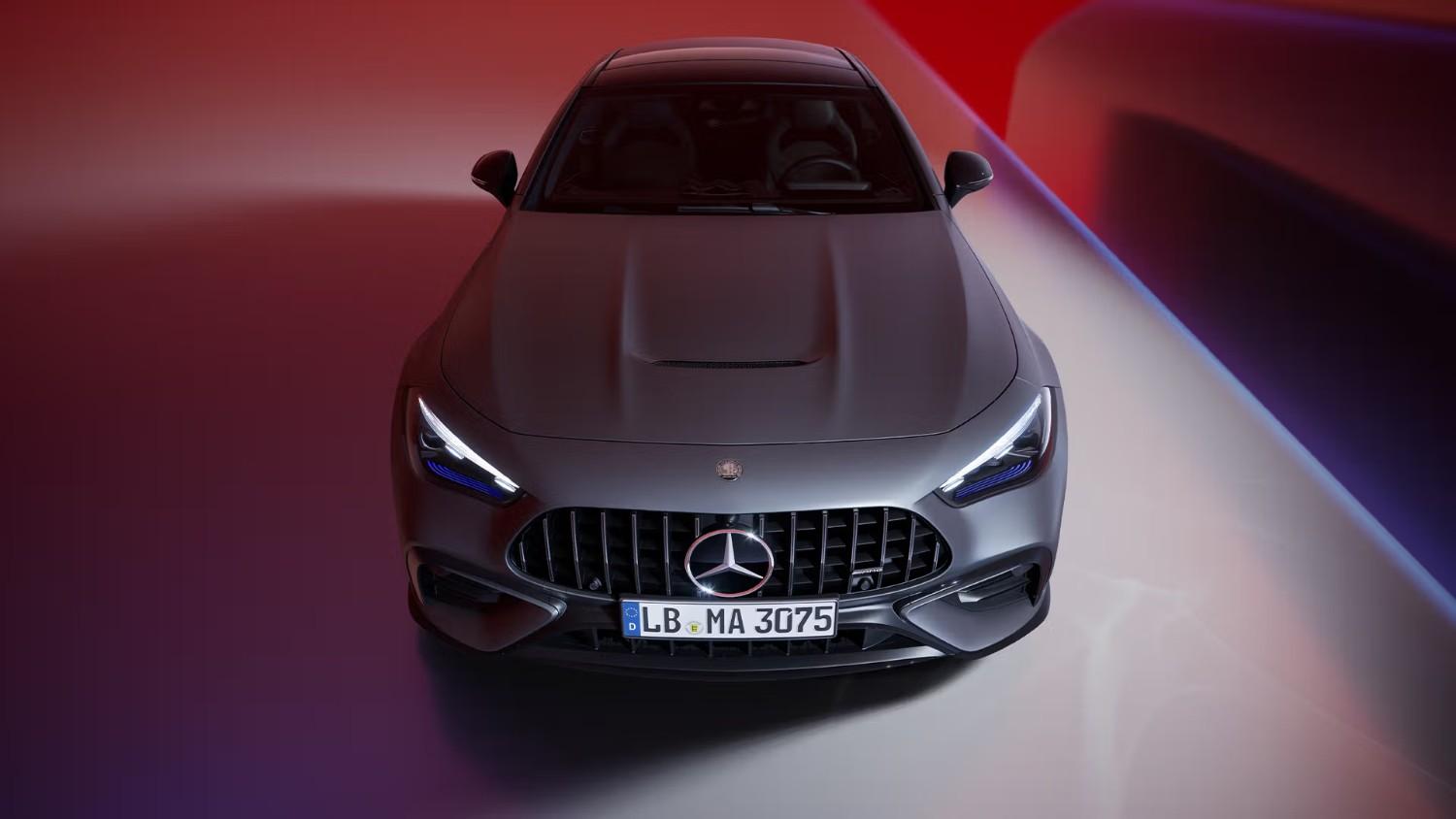 Mercedes AMG CLE 53 का फ्रंट लुक – एक लग्जरी और हाई परफॉर्मेंस स्पोर्ट्स कार